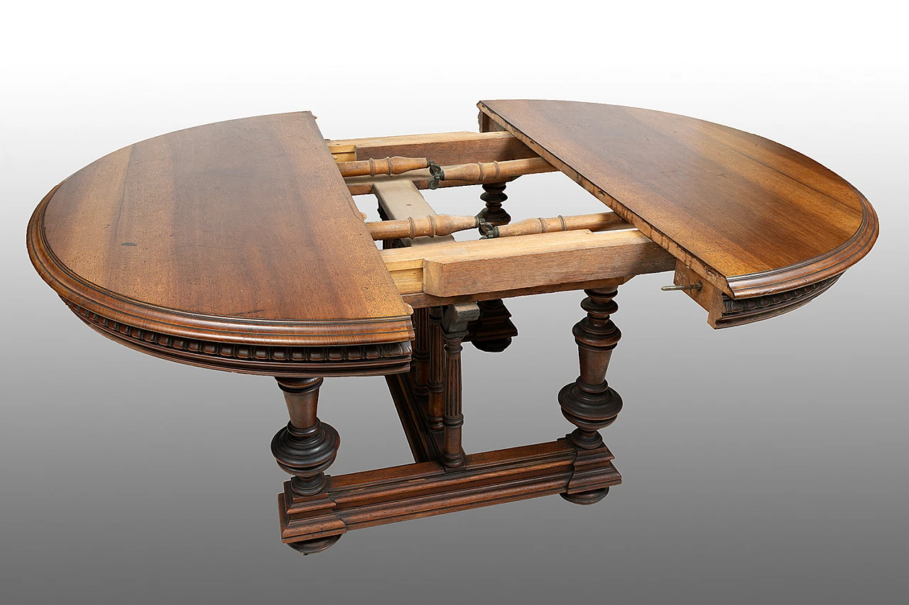 Extendable oval table in solid walnut, 19th century 5