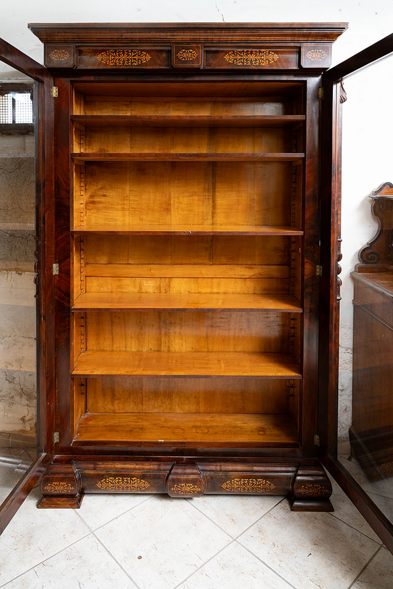 Bookcase in mahogany & poplar with glass doors, 19th century 7