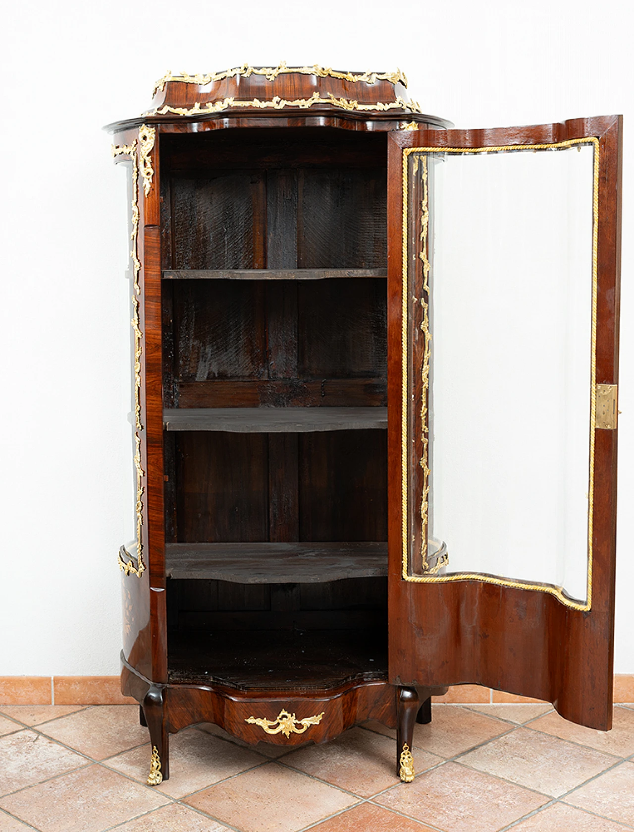 Display case in fine exotic wood with gilded decor, 19th century 7