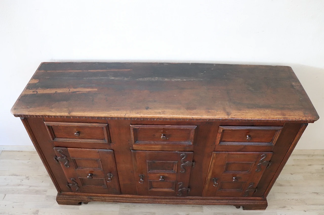 Walnut three-door sideboard with drawers, 17th century 7