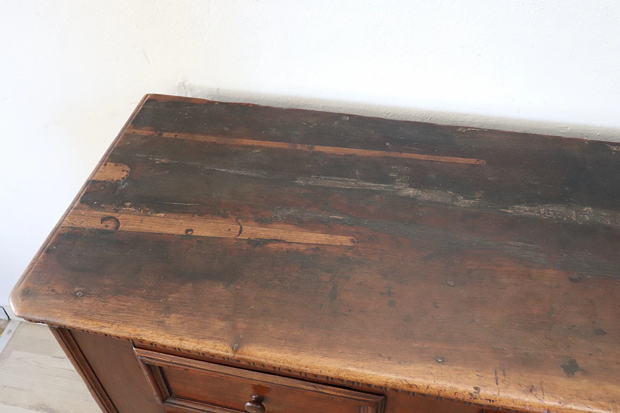 Walnut three-door sideboard with drawers, 17th century 9