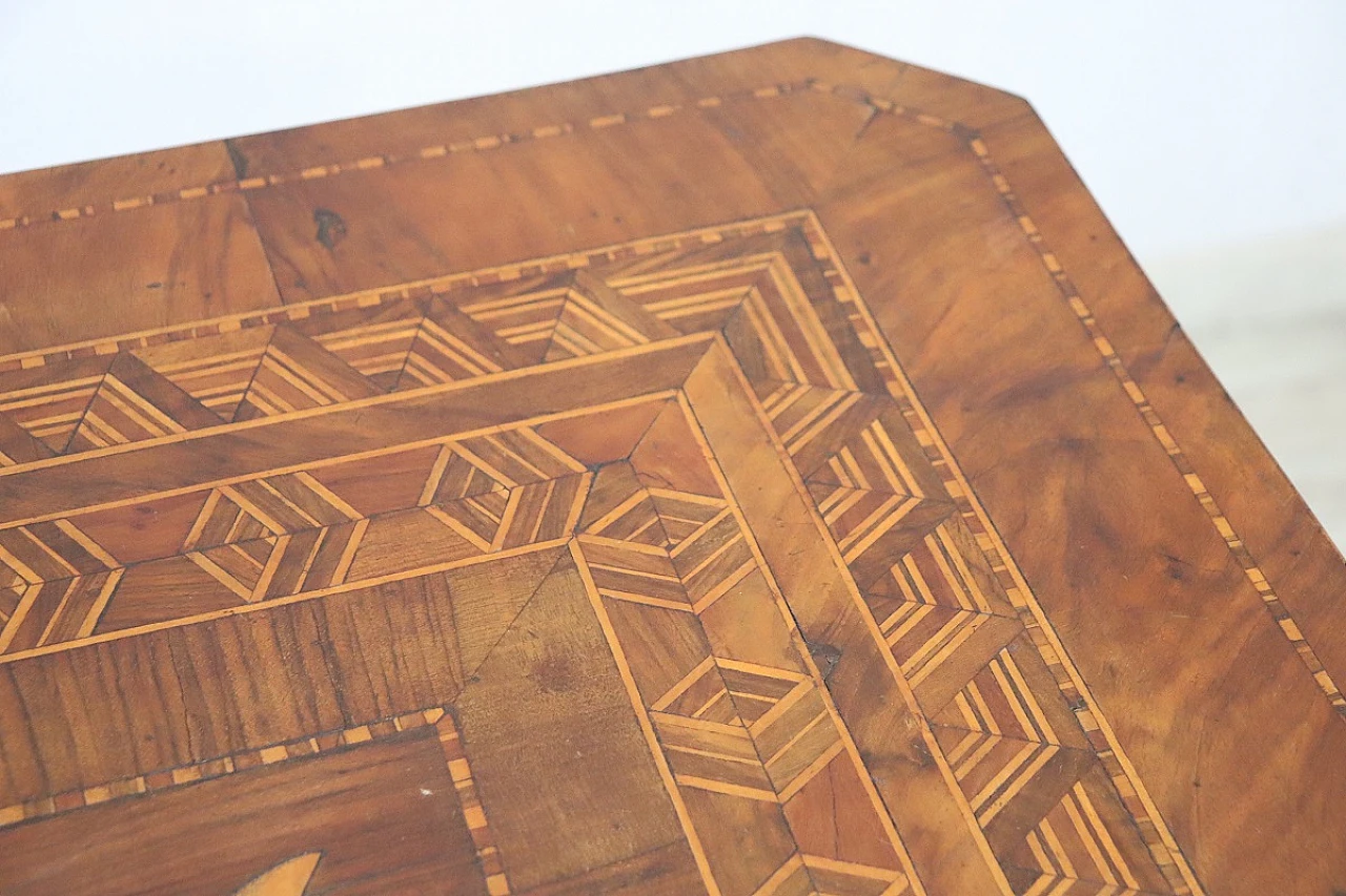 Walnut coffee table inlaid with geometric elements, 19th century 9