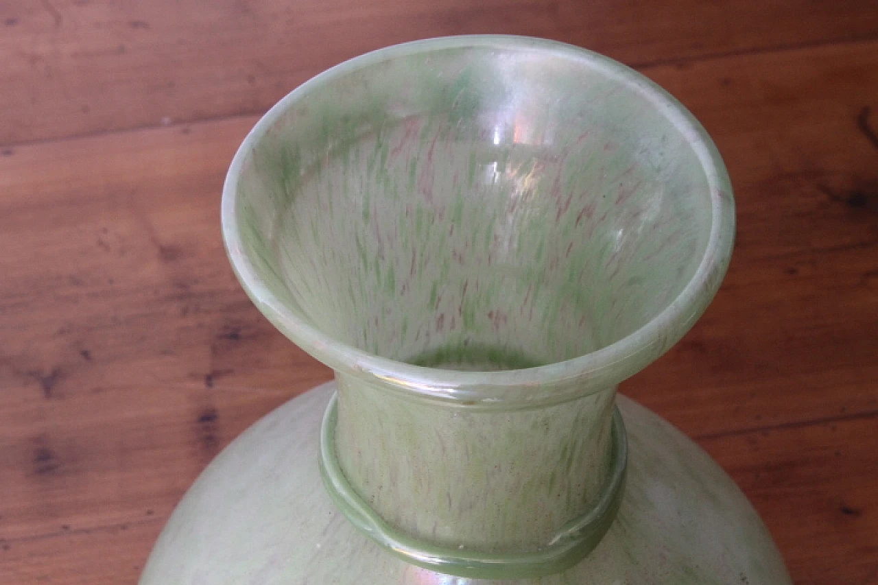 Vaso in vetro di Murano verde con riflessi a lustro, anni '50 2