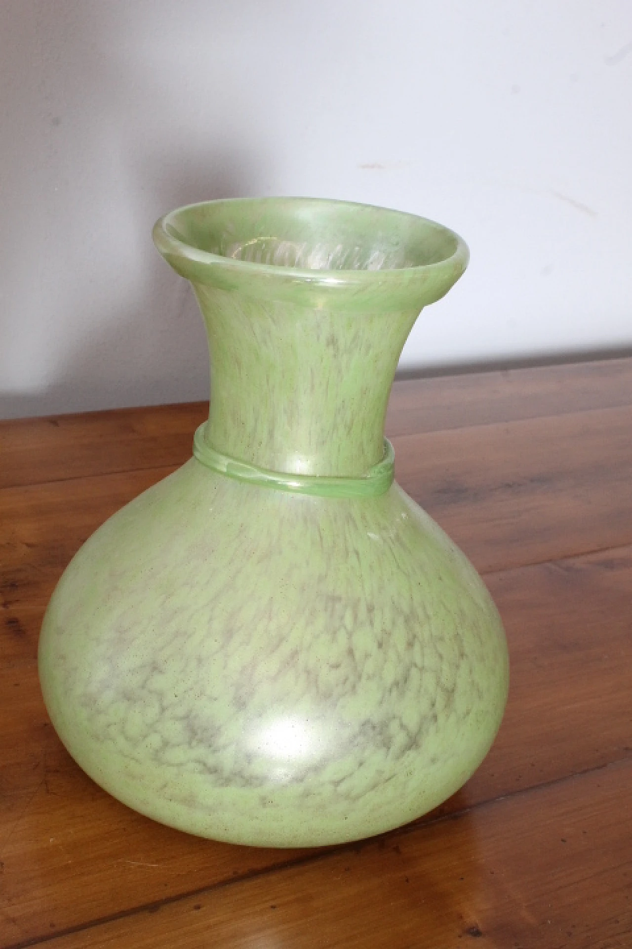 Vaso in vetro di Murano verde con riflessi a lustro, anni '50 4