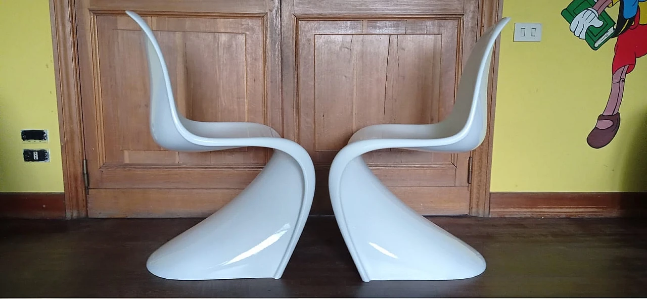 Pair of white Panton Classic Chair S chairs by Vitra, 1990s 9