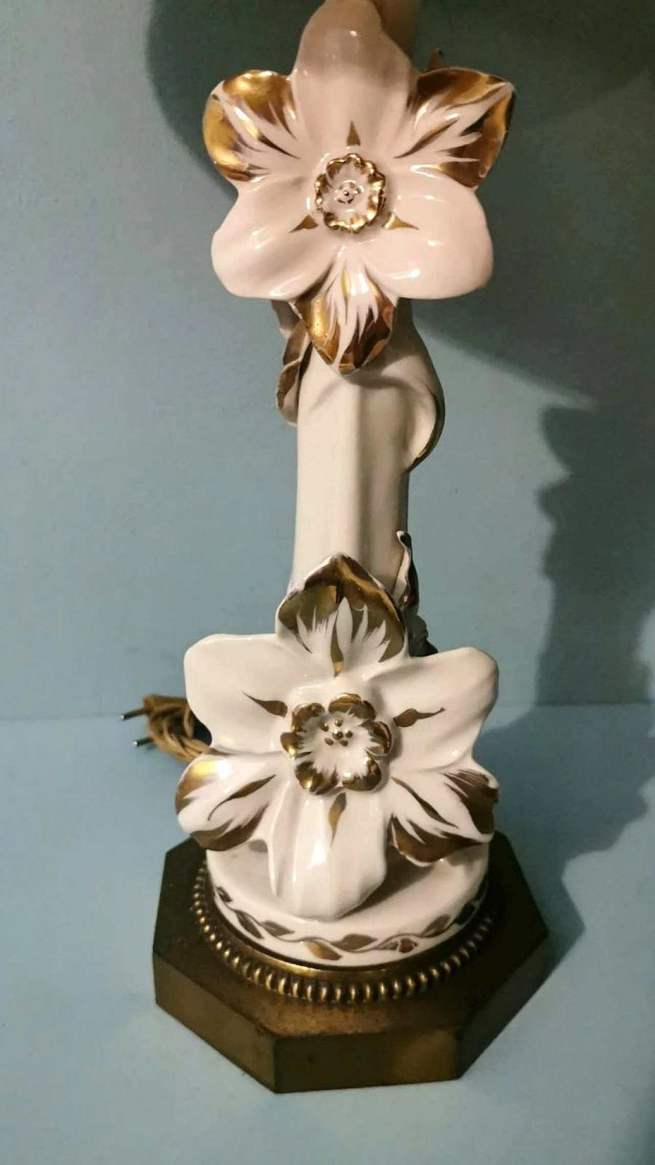 Pair of ivory and pure gold porcelain lamps, 1950s 10