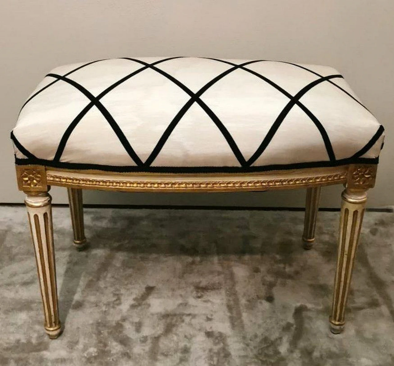 Louis XVI bench in gold leaf wood and Dedar fabric, 1920s 3