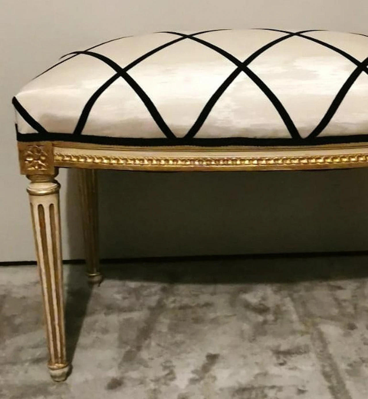 Louis XVI bench in gold leaf wood and Dedar fabric, 1920s 12