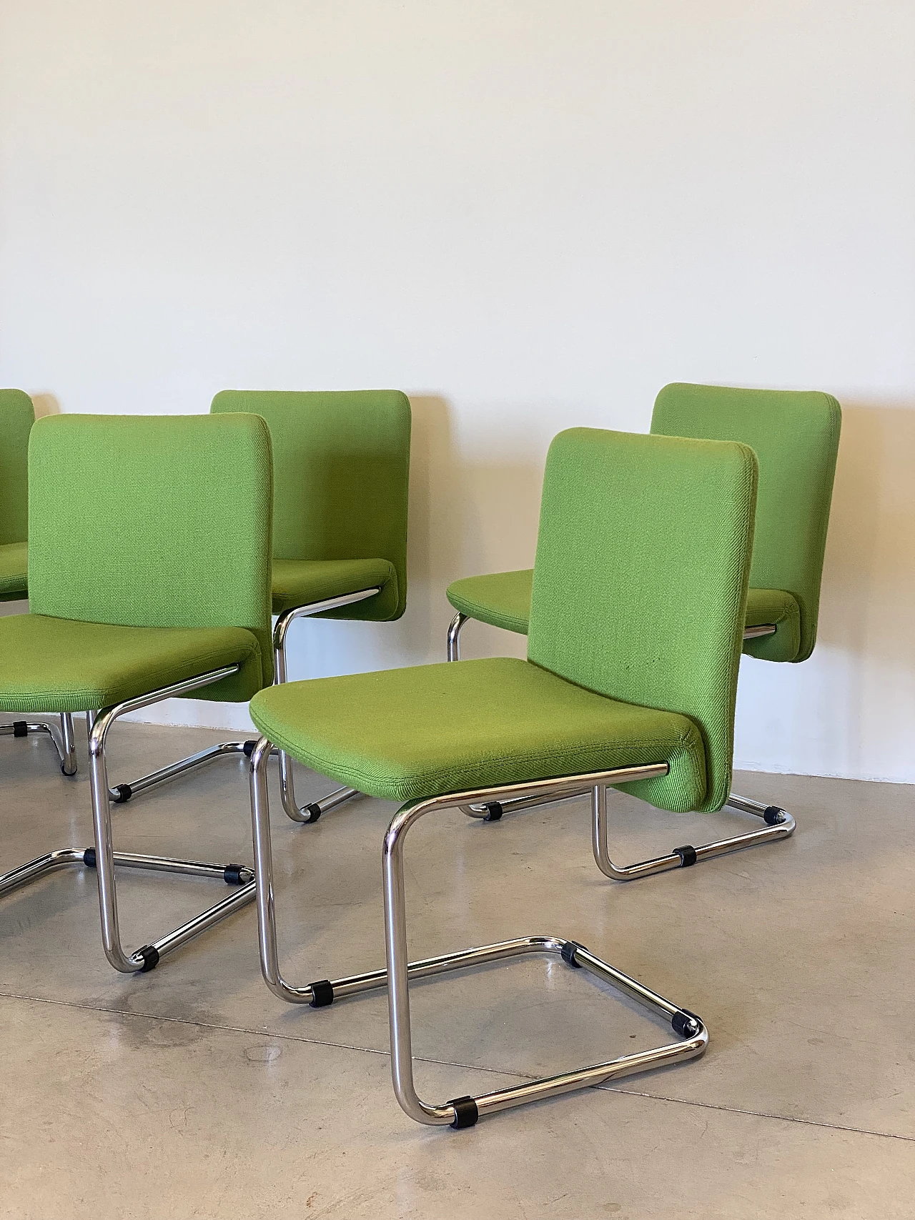 6 Chairs in chromed steel and green fabric, 1970s 2