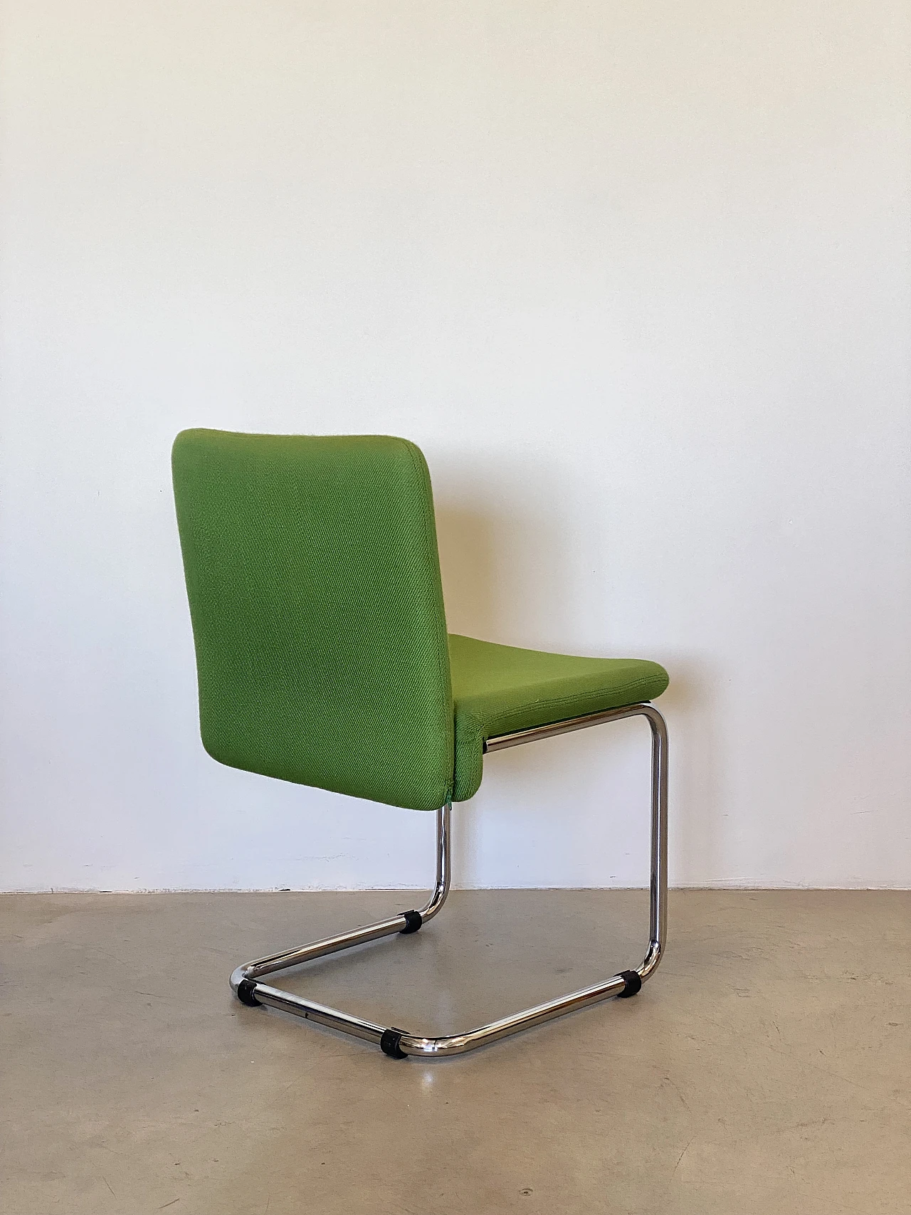 6 Chairs in chromed steel and green fabric, 1970s 7