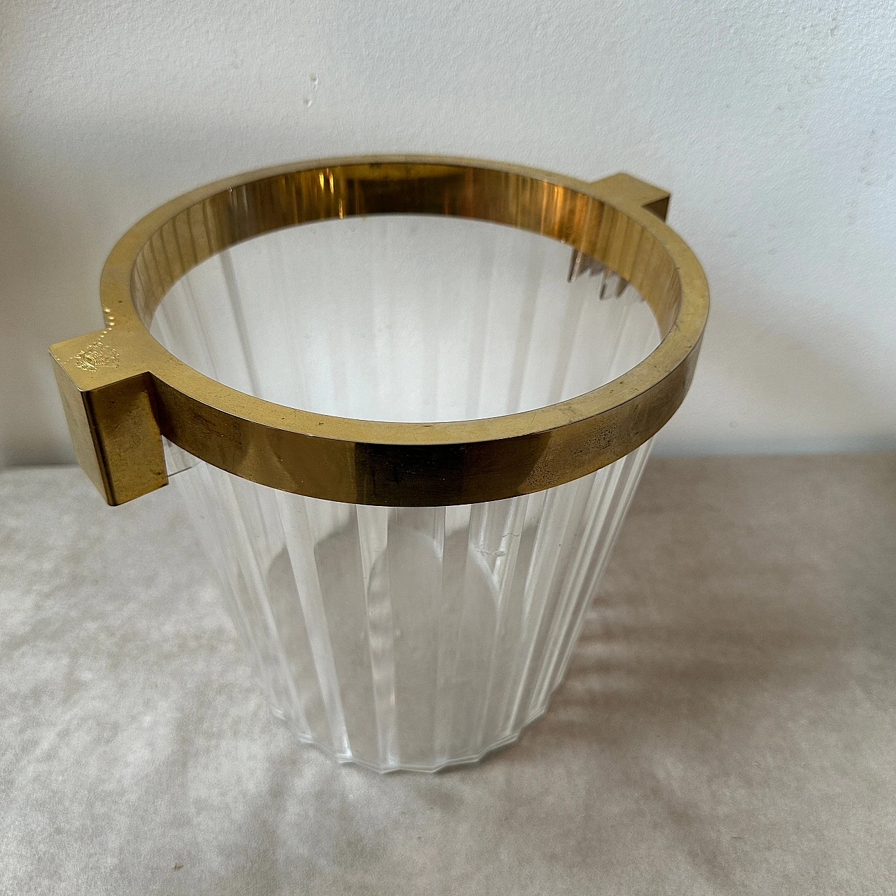 Transparent and gilded plexiglass ice bucket by Gosset, 1970s 2