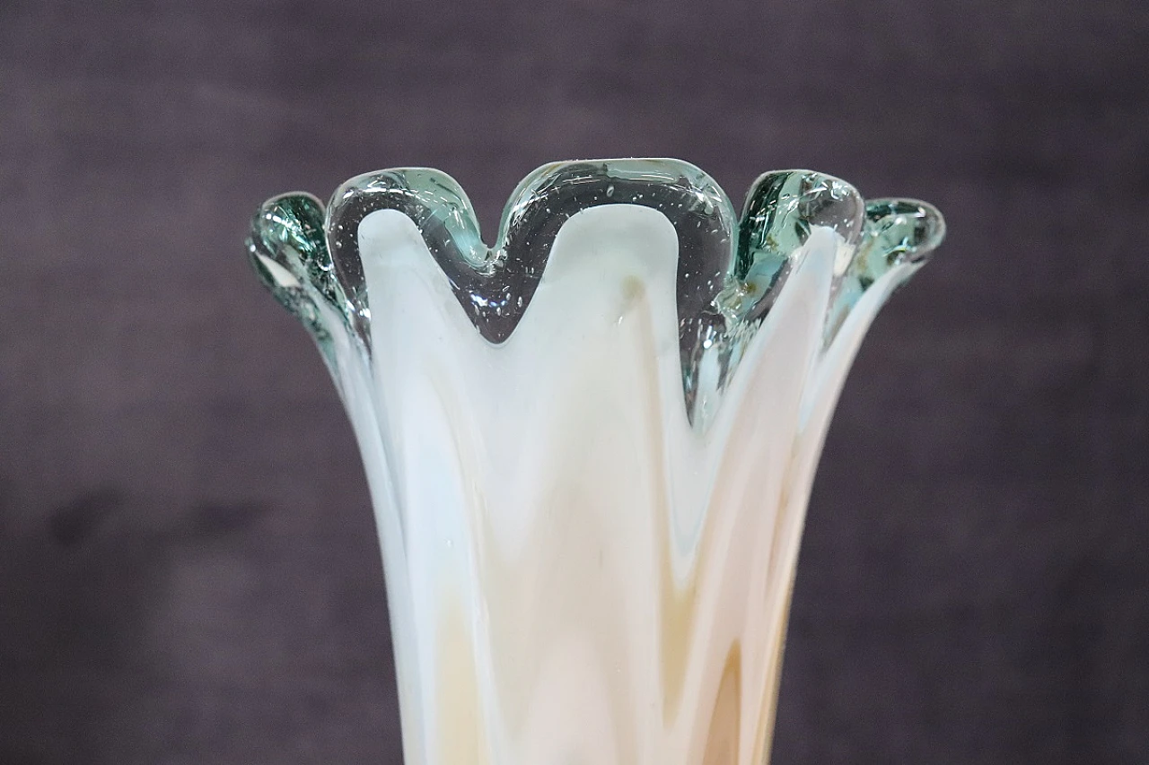 Murano glass vase with petal-shaped rim, 1960s 8