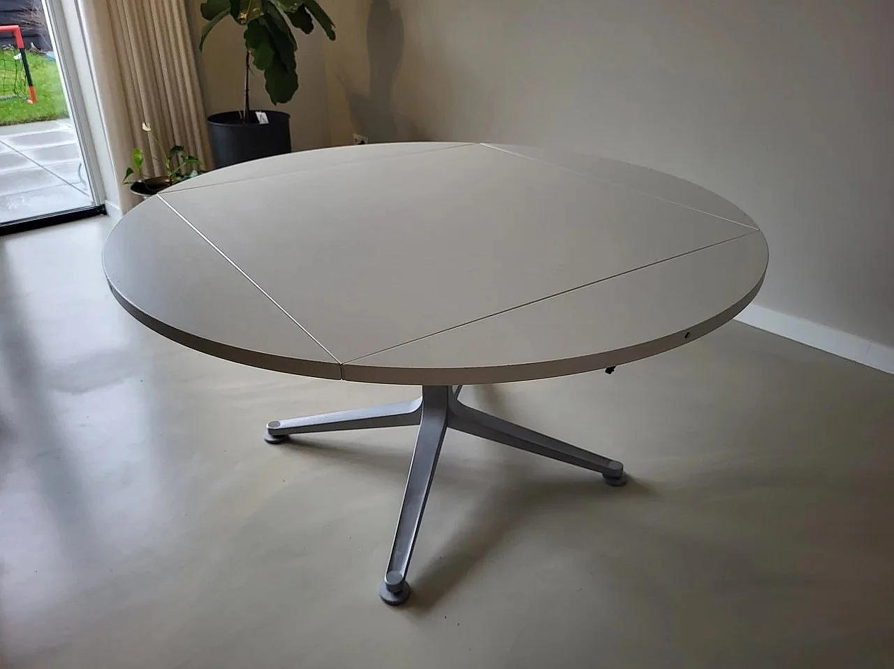 Radicequadrata 2552 table by Roberto Barbieri for Zanotta 2