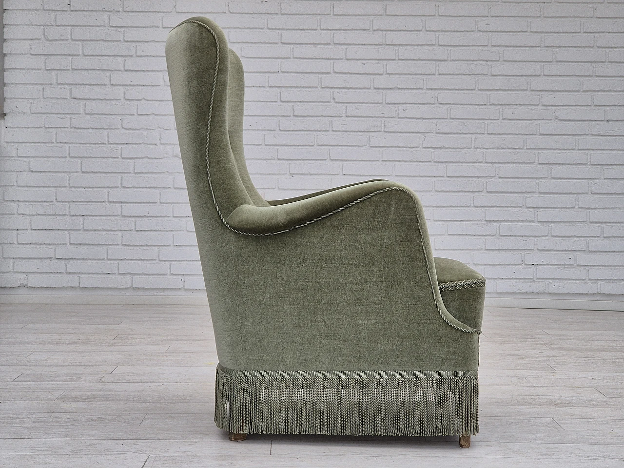 Danish fringed armchair in green velour and beech wood, 1970s 5