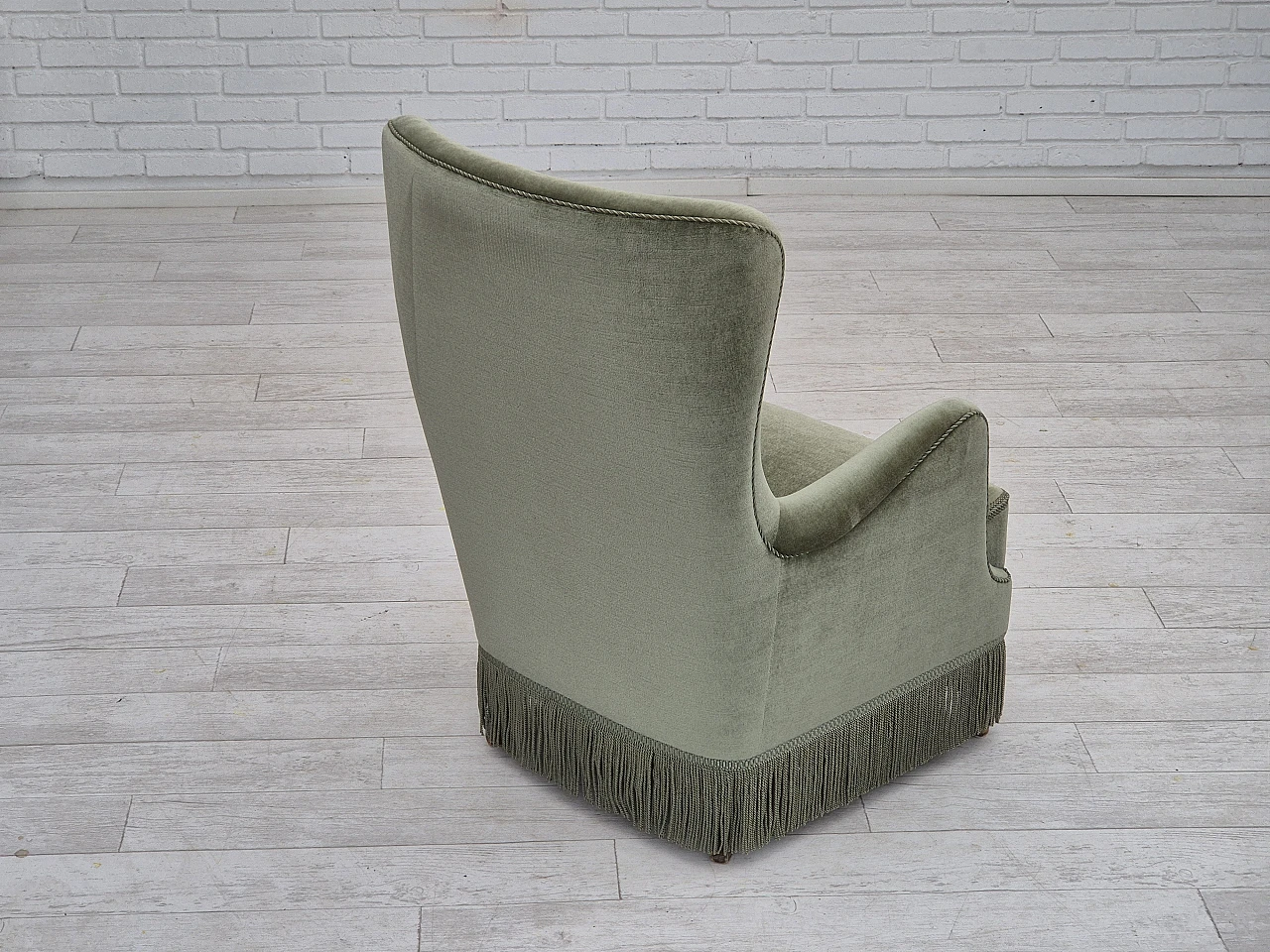 Danish fringed armchair in green velour and beech wood, 1970s 6