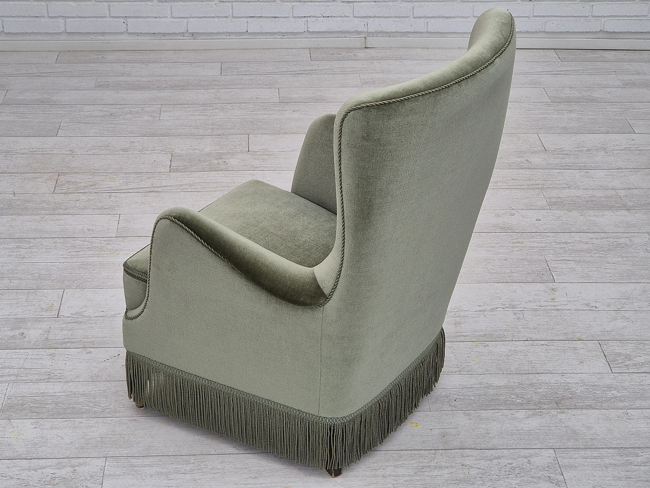 Danish fringed armchair in green velour and beech wood, 1970s 7