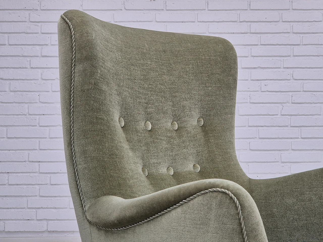 Danish fringed armchair in green velour and beech wood, 1970s 12