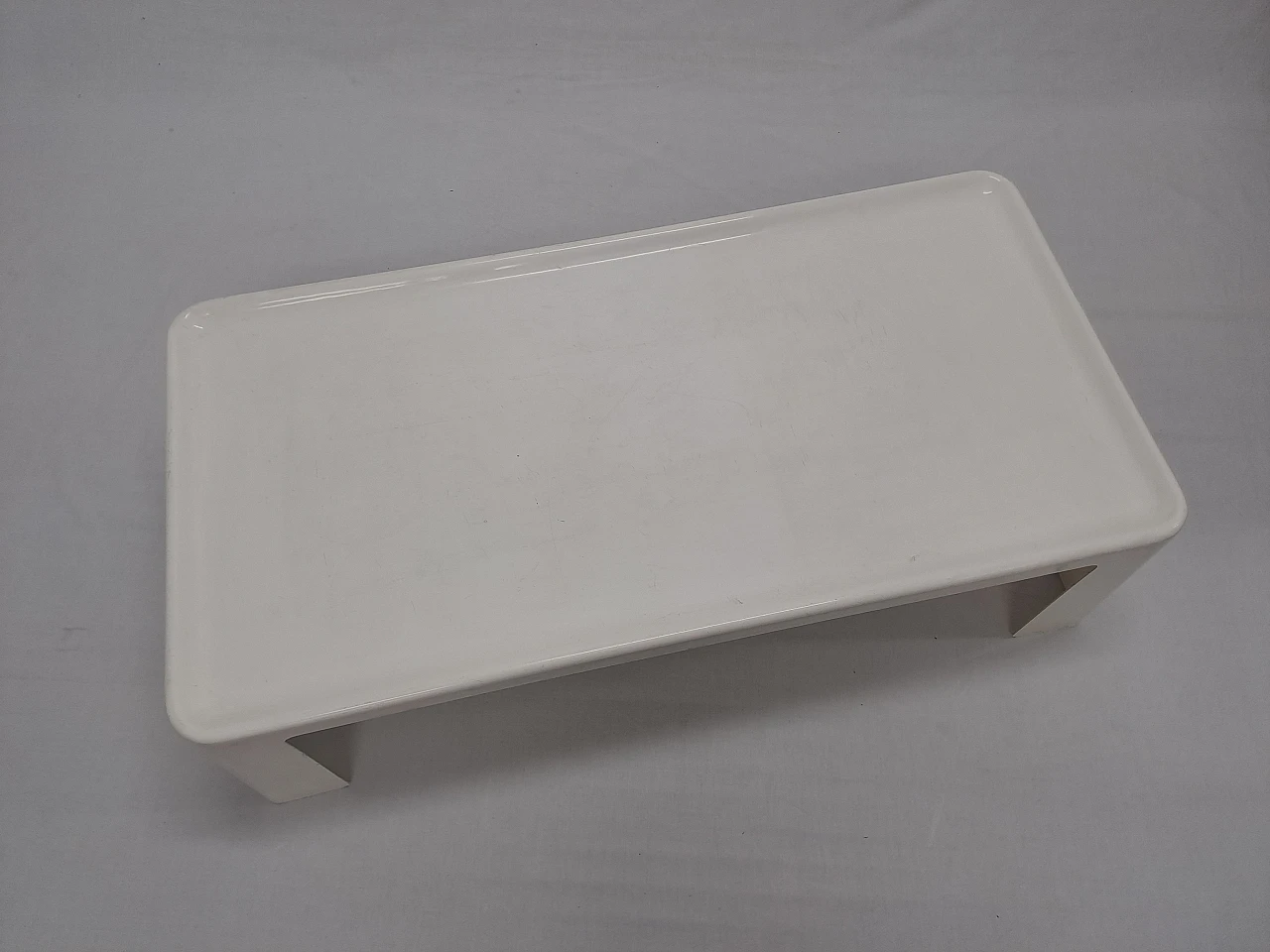 White plastic Amanta coffee table by Mario Bellini for B&B, 1960s 1