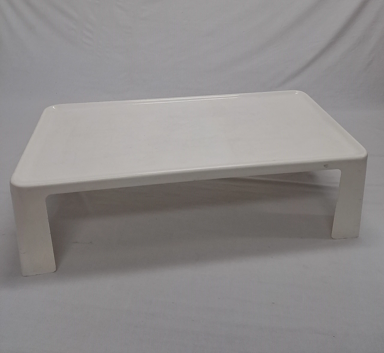 White plastic Amanta coffee table by Mario Bellini for B&B, 1960s 3