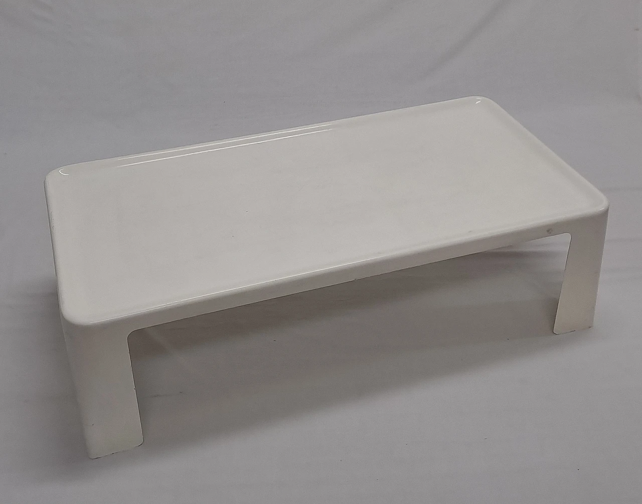 White plastic Amanta coffee table by Mario Bellini for B&B, 1960s 4