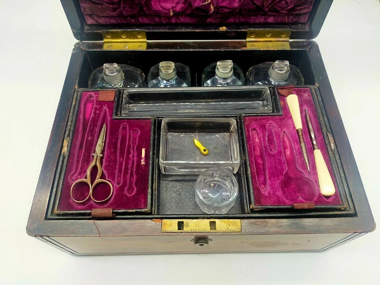 Rosewood and brass sewing box, 19th century 8