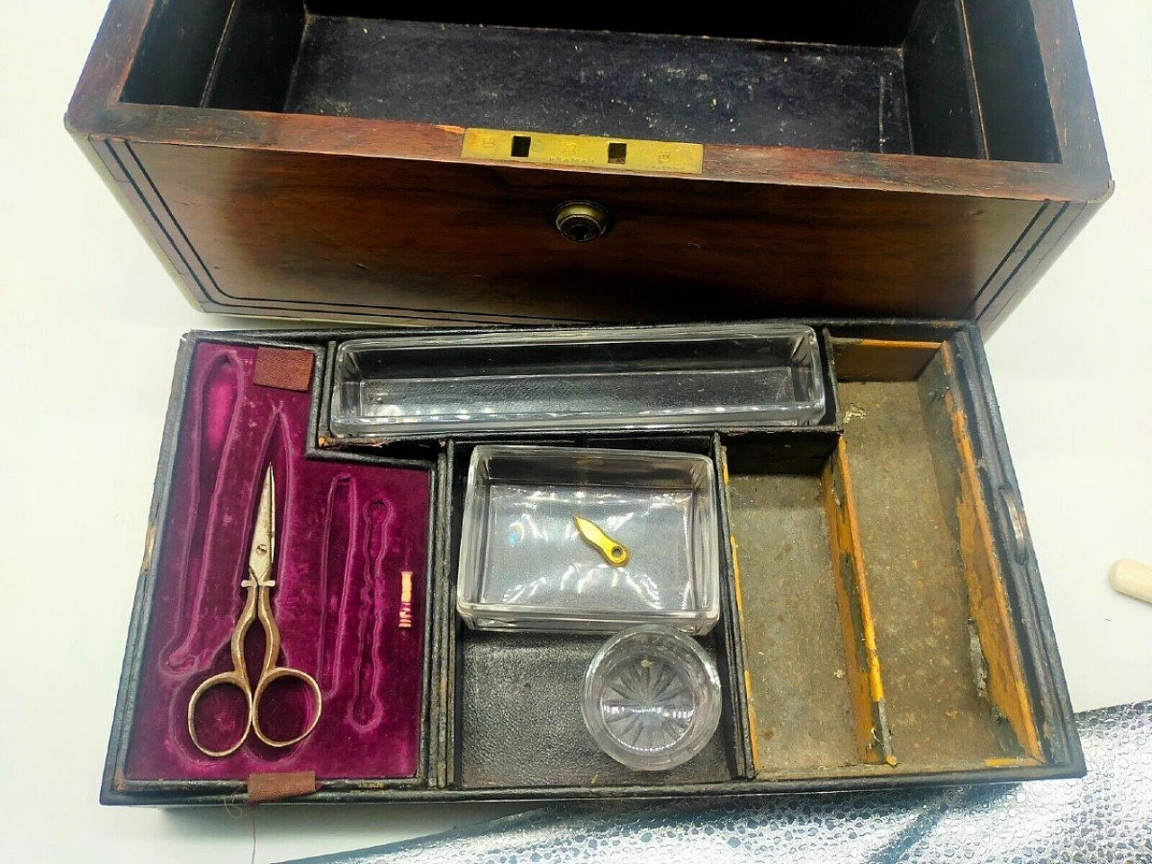 Rosewood and brass sewing box, 19th century 10