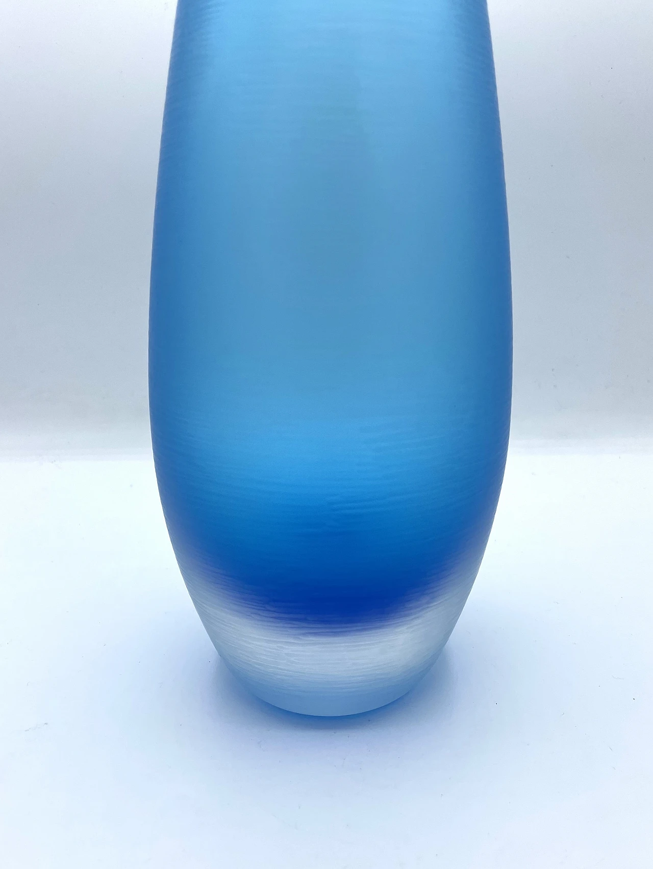 Vaso inciso in vetro azzurro di Paolo Venini, anni '80 2