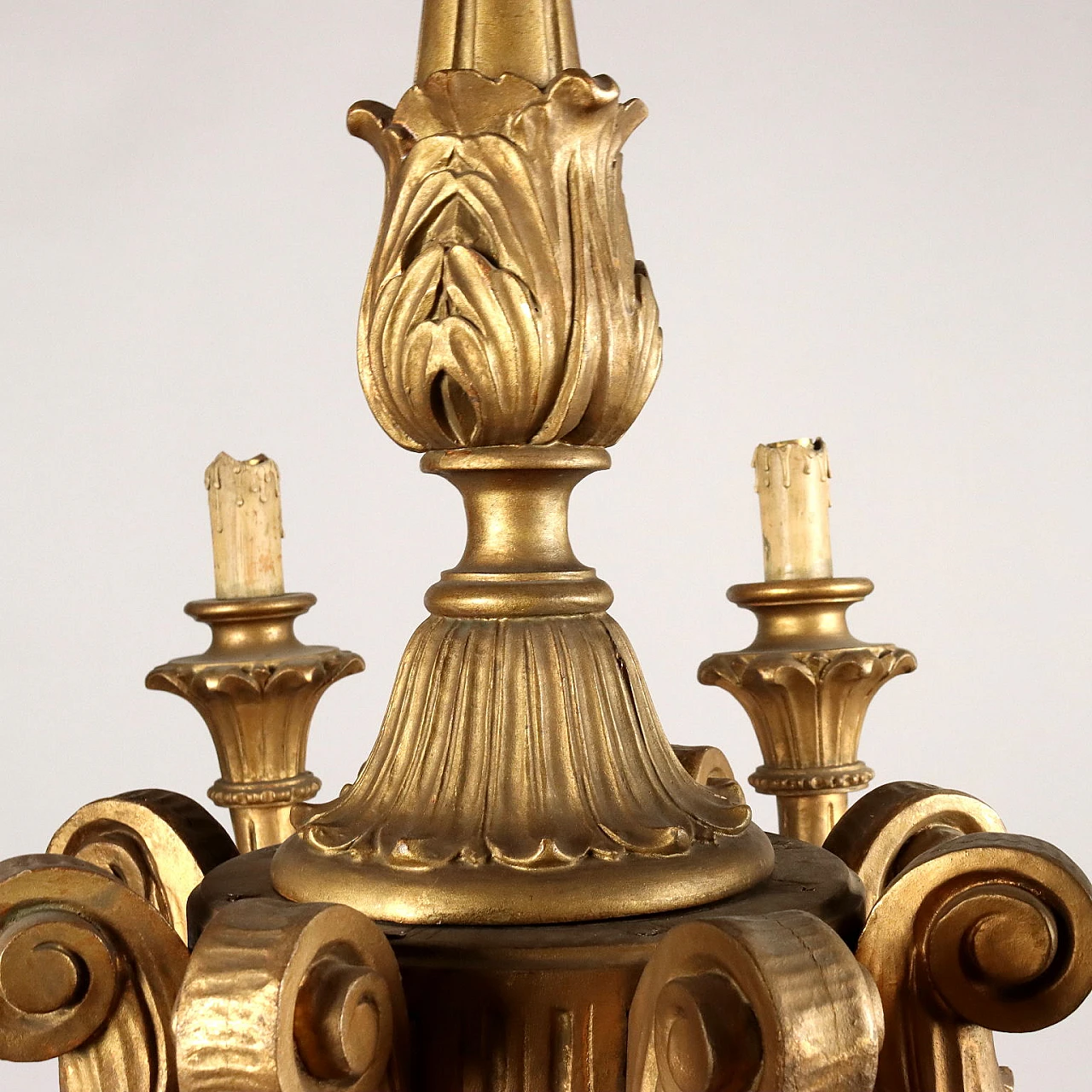 Neoclassical style eight-light carved and gilded wood chandelier 5