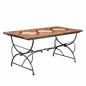 Tavolo da giardino in ferro con piano in cotto e ceramica