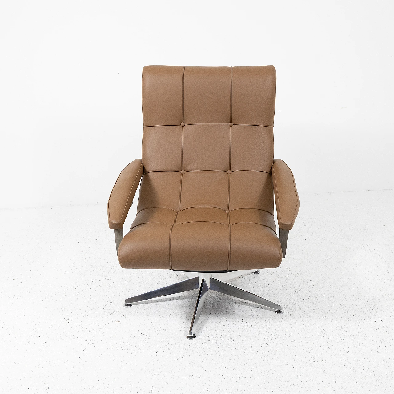 Swivel armchair by Guido Bonzani for Tecnosalotto, 1970s 2