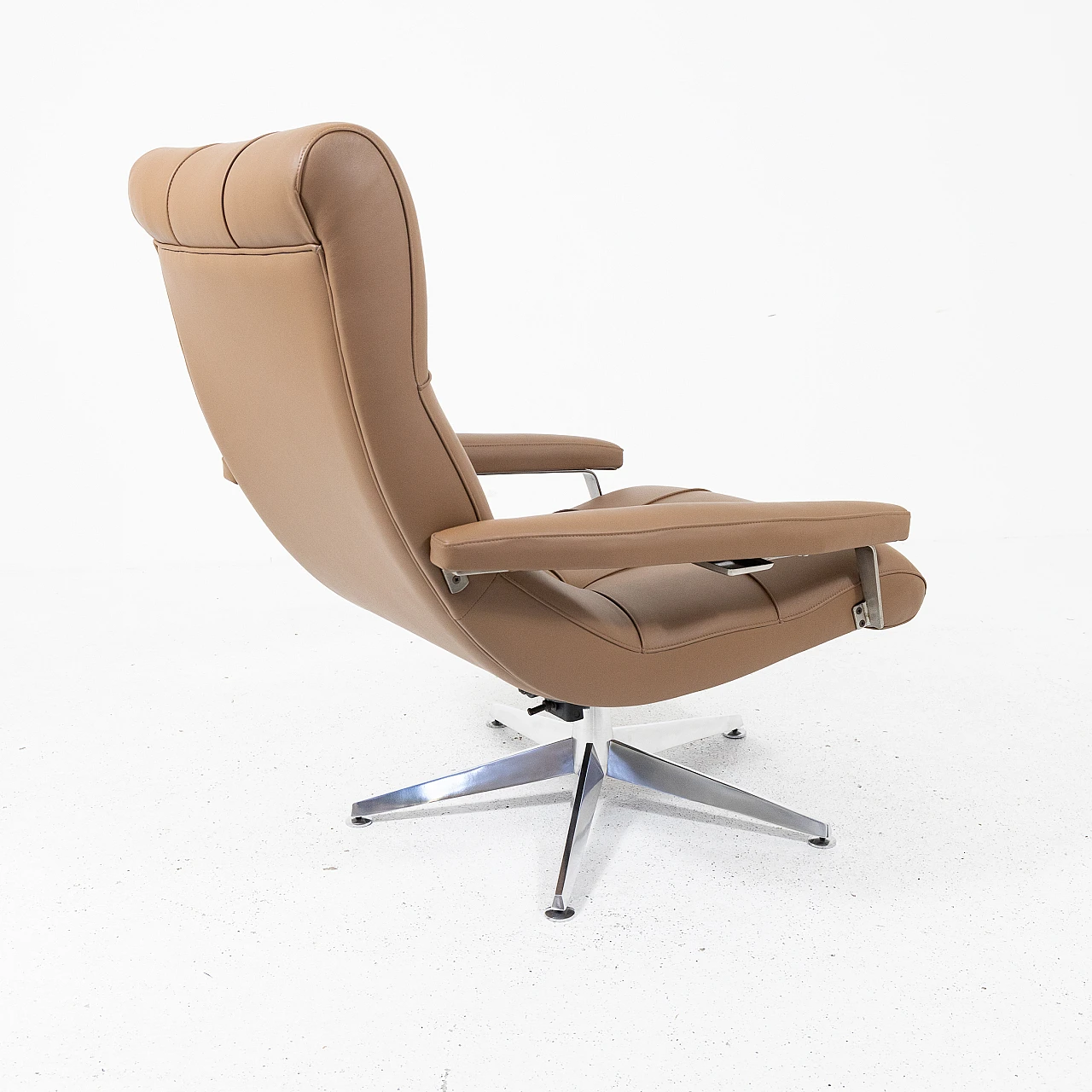 Swivel armchair by Guido Bonzani for Tecnosalotto, 1970s 8