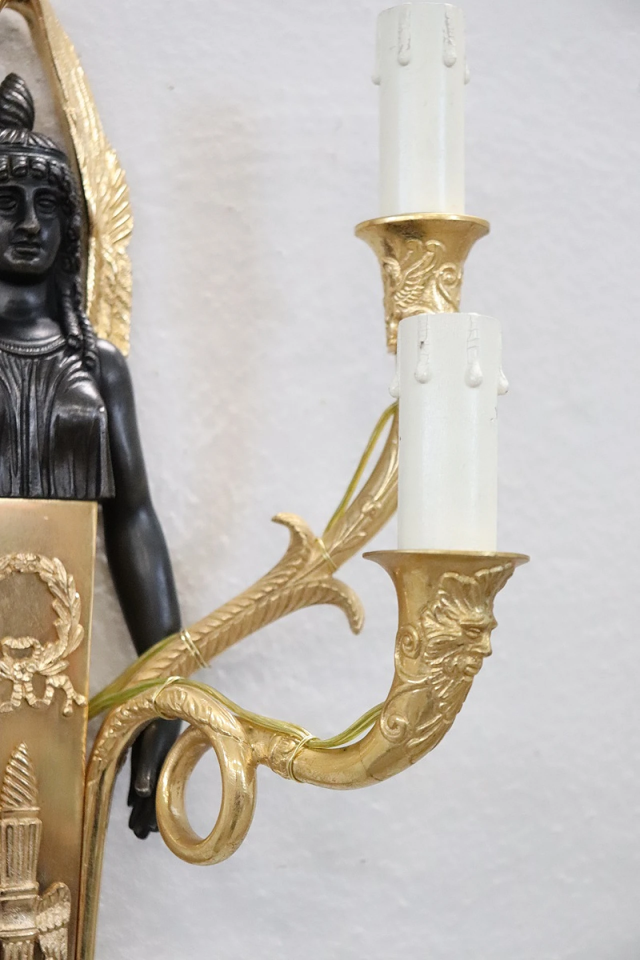 Pair of wall lights with winged caryatid in gilded & patinated bronze 6