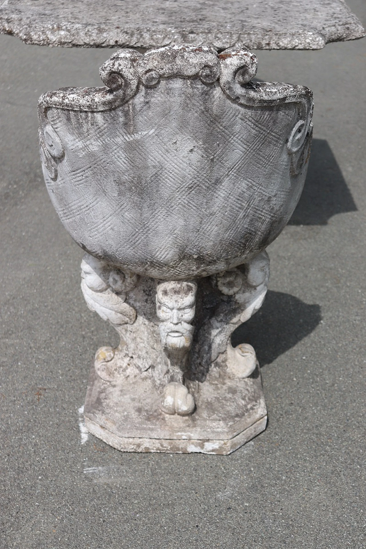 Table and four armchairs in decorated grit and cement, 1920s 5