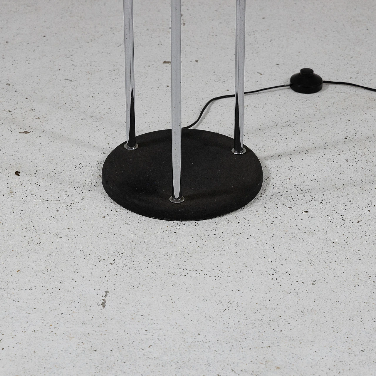 Chromed and black metal three-light floor lamp, 1970s 3