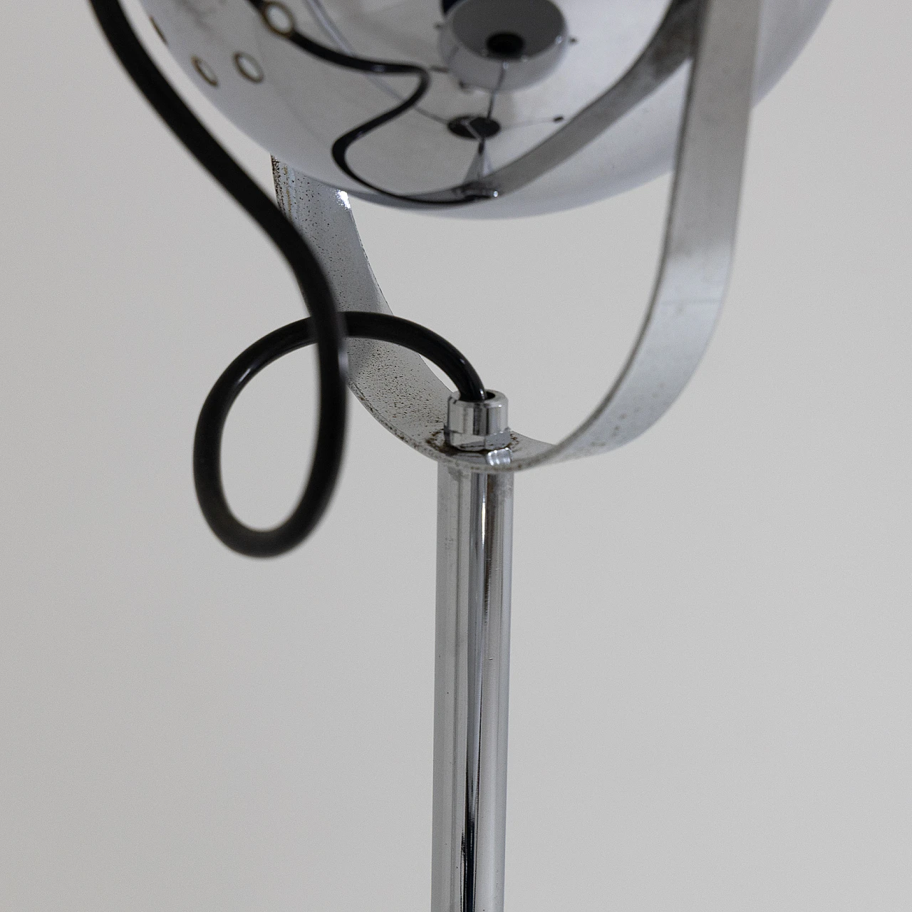 Chromed and black metal three-light floor lamp, 1970s 7