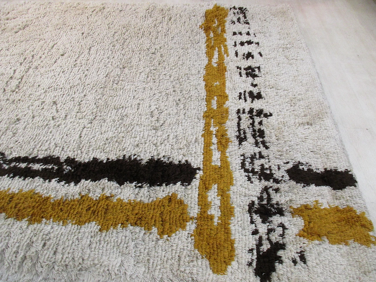 Wool rug attributed to Luciano Frigerio, 1960s 5