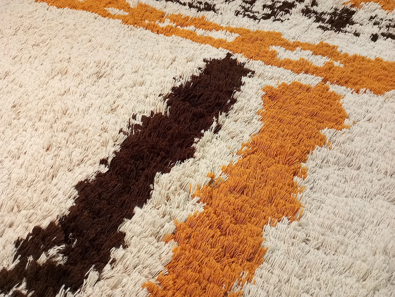 Wool rug attributed to Luciano Frigerio, 1960s 9