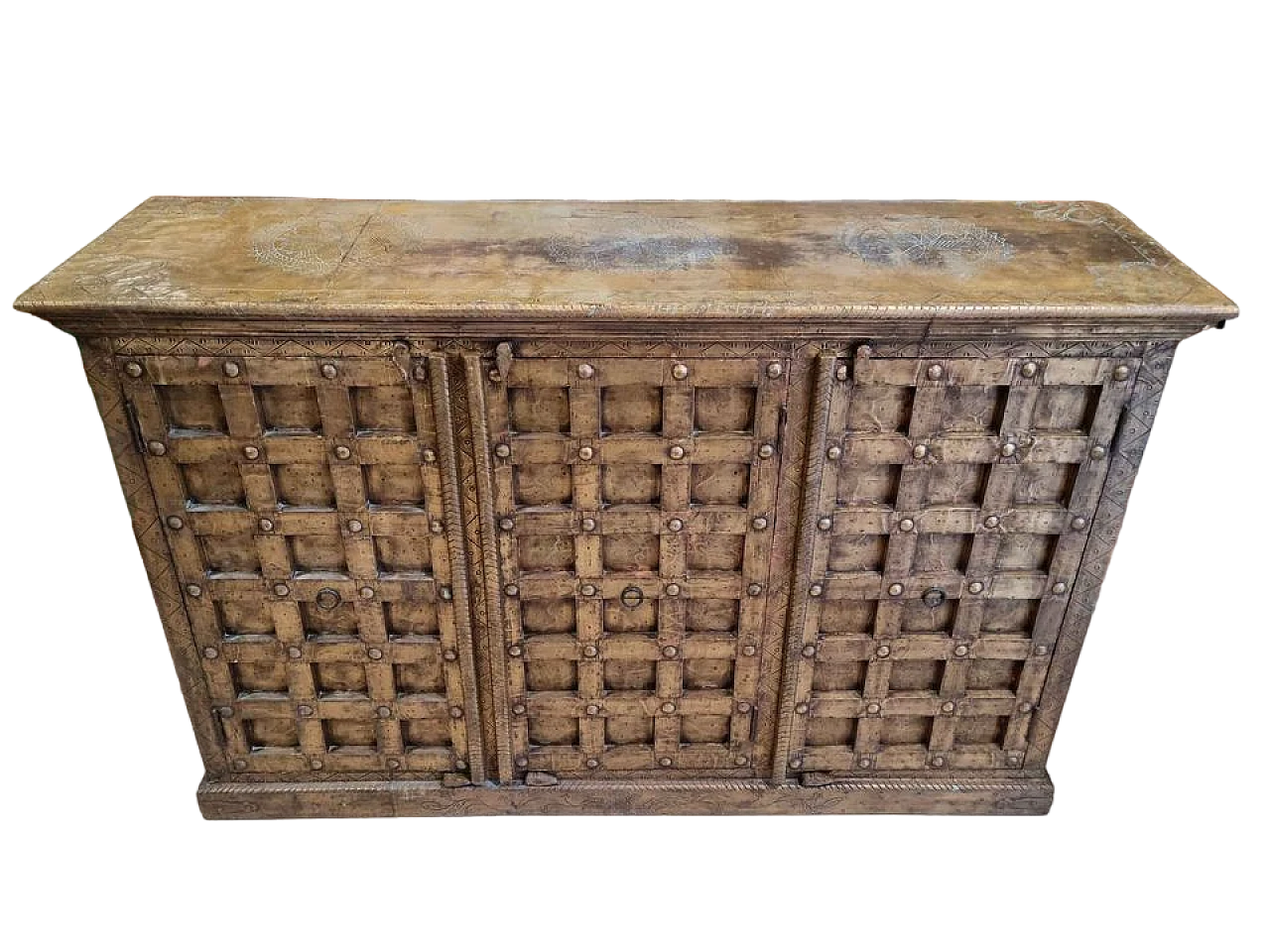 Rosewood sideboard covered with inlaid brass leaf 8