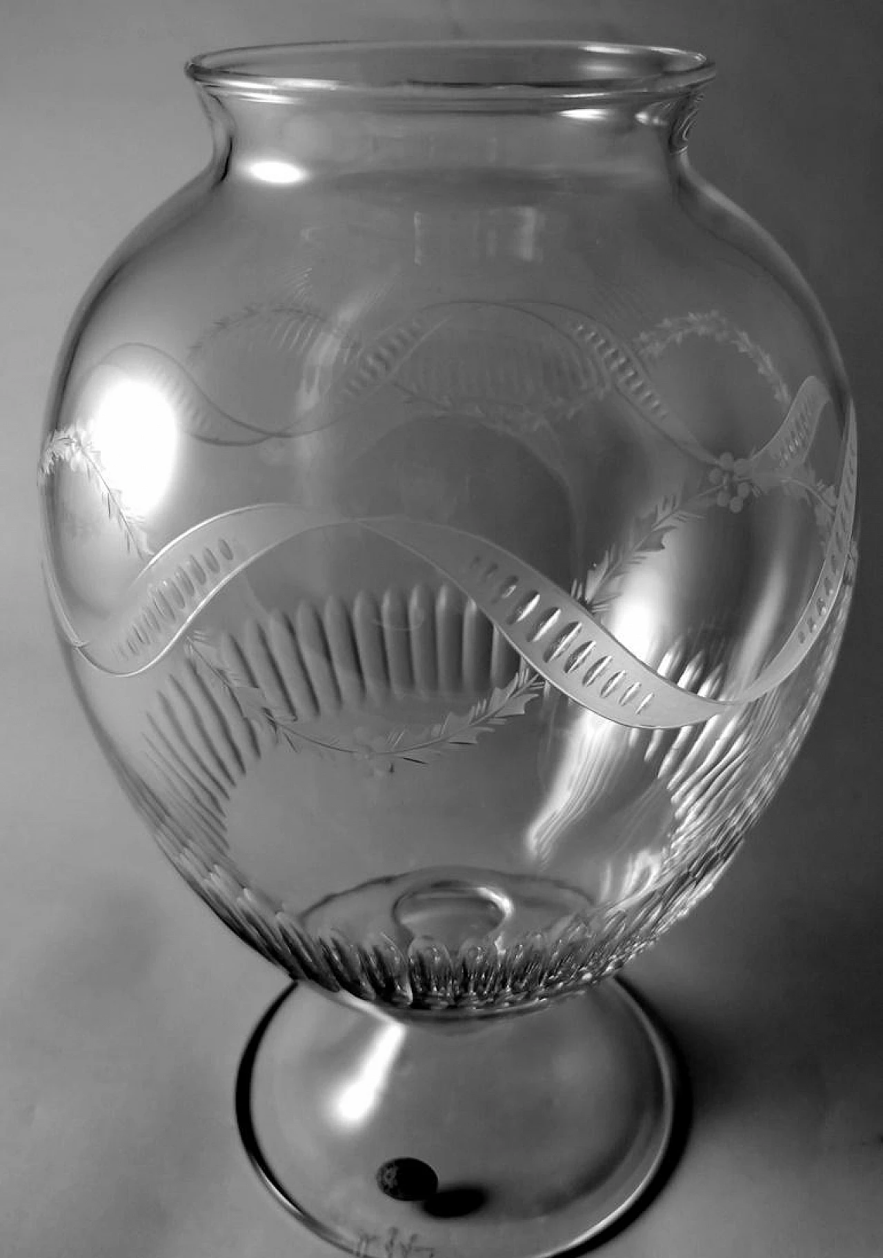 Crystal vase with engravings in neoclassical style, 1990s 3