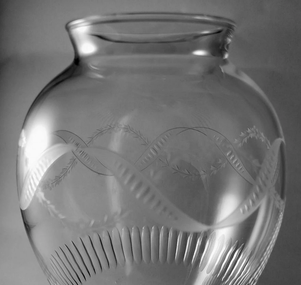 Crystal vase with engravings in neoclassical style, 1990s 5