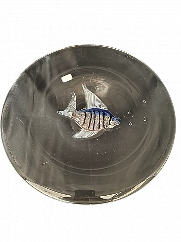 Piatto in vetro con pesce di Pino Signoretto, anni '80