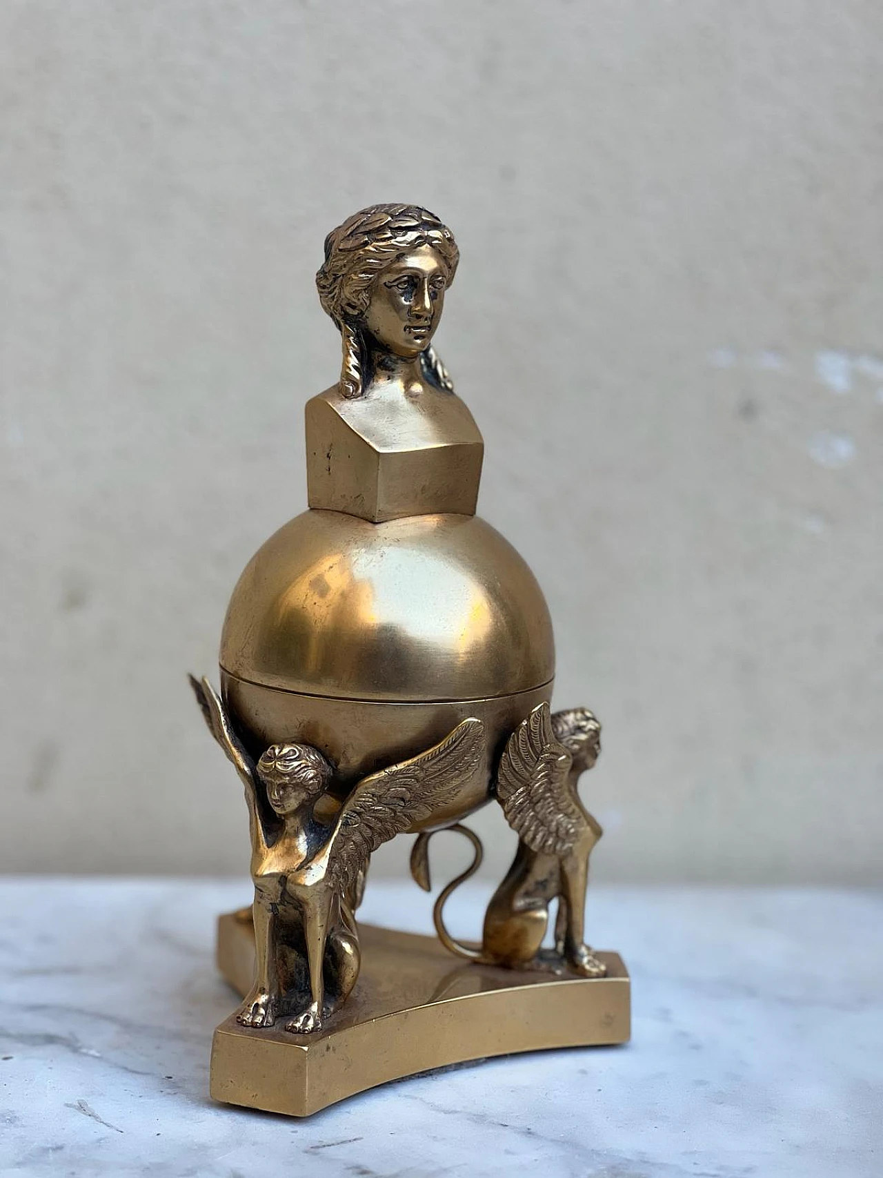 Calamaio in bronzo con figure, '800 2