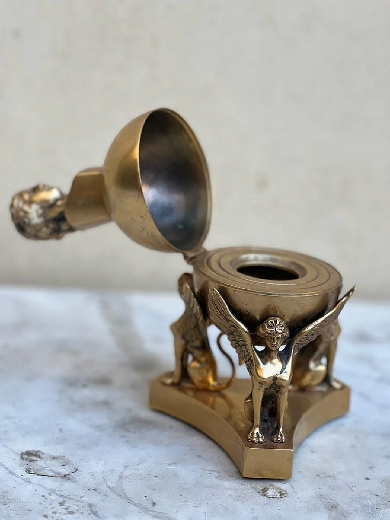 Bronze inkwell with figures, 19th century 8