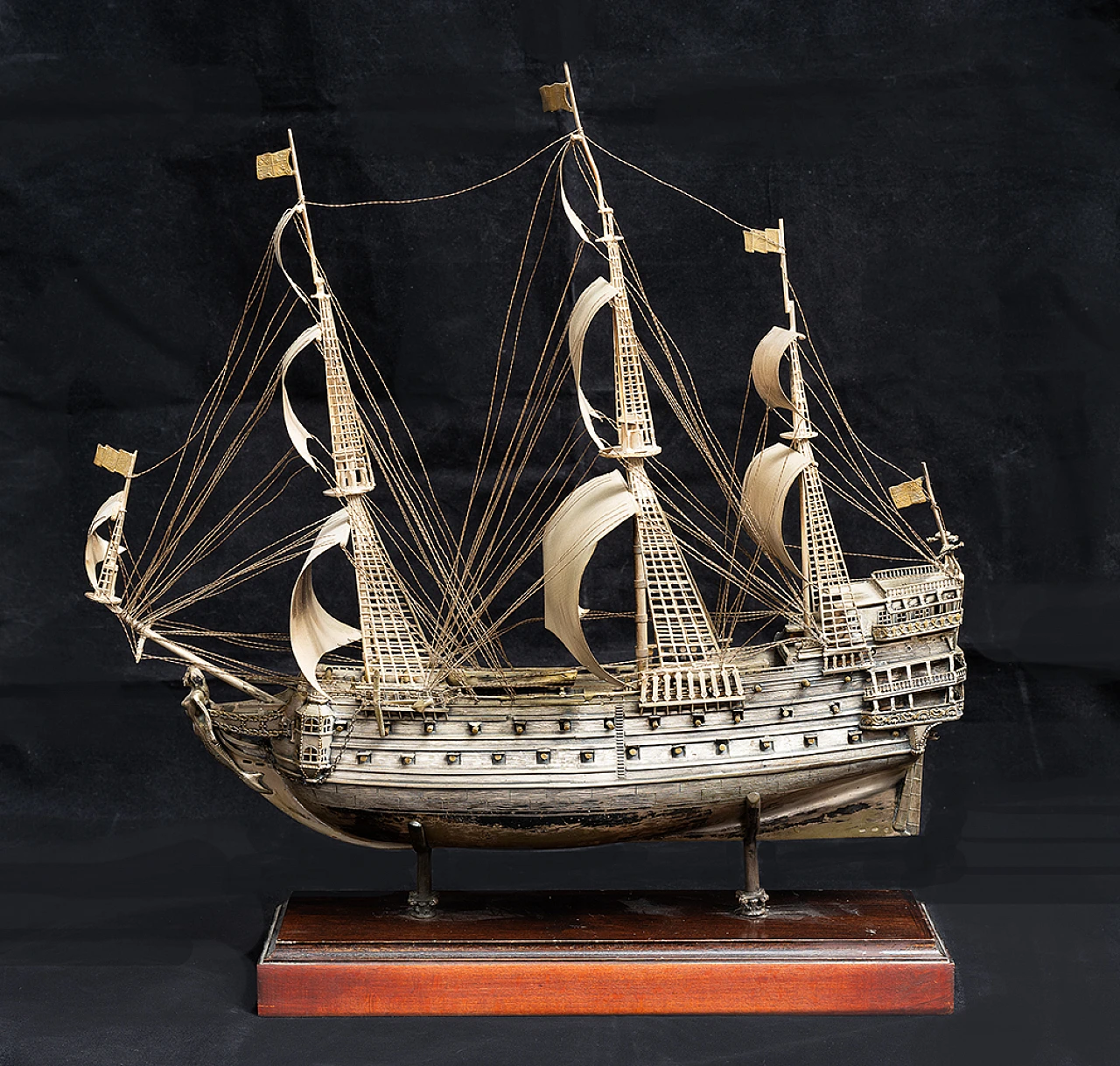 Sailing ship in chiselled silver with wooden base 1