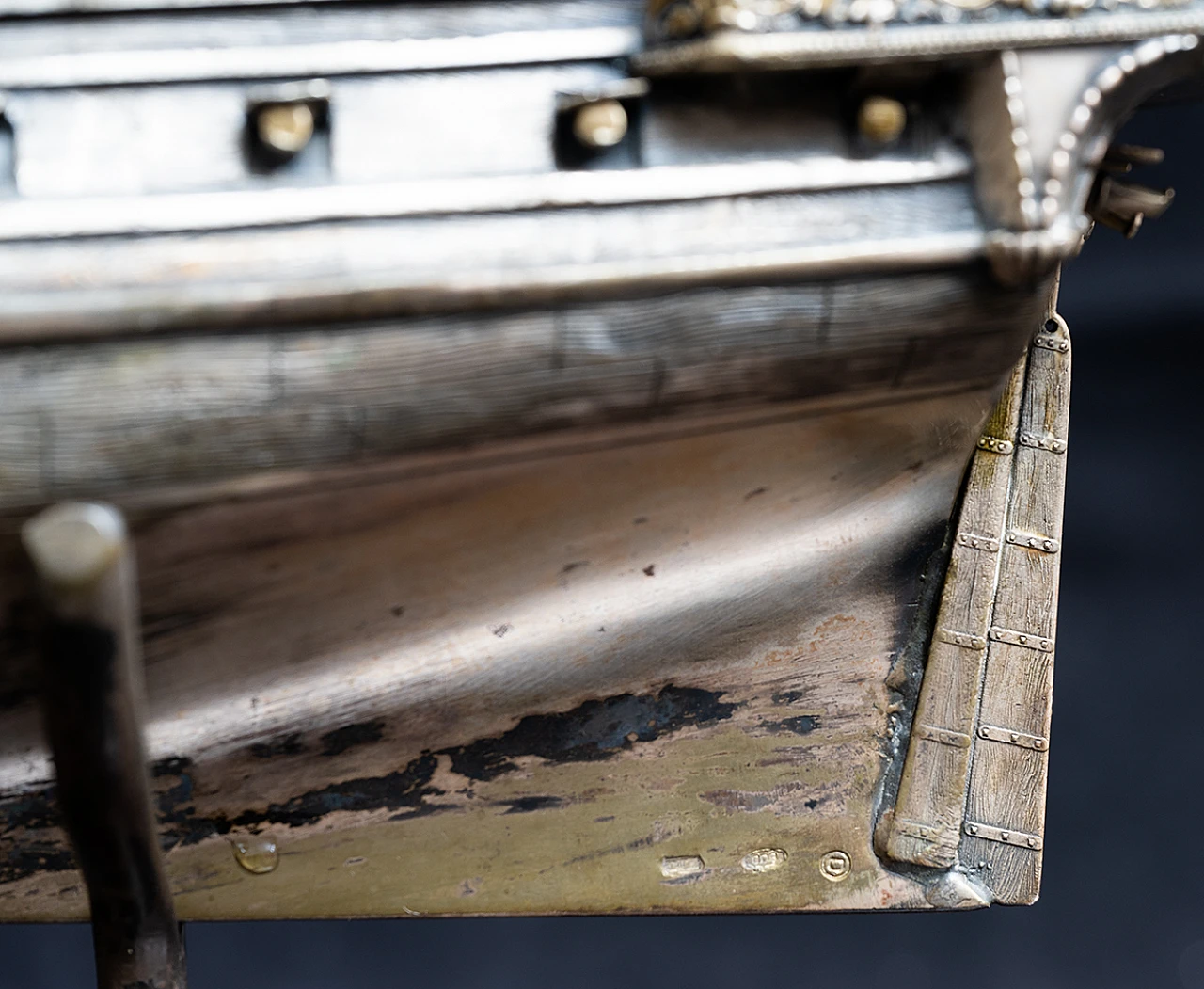 Sailing ship in chiselled silver with wooden base 6