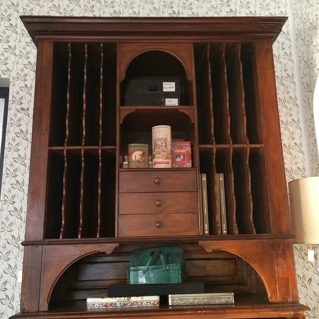 Larch bookcase from the Ditta Gianduja in Turin, early 20th century 2