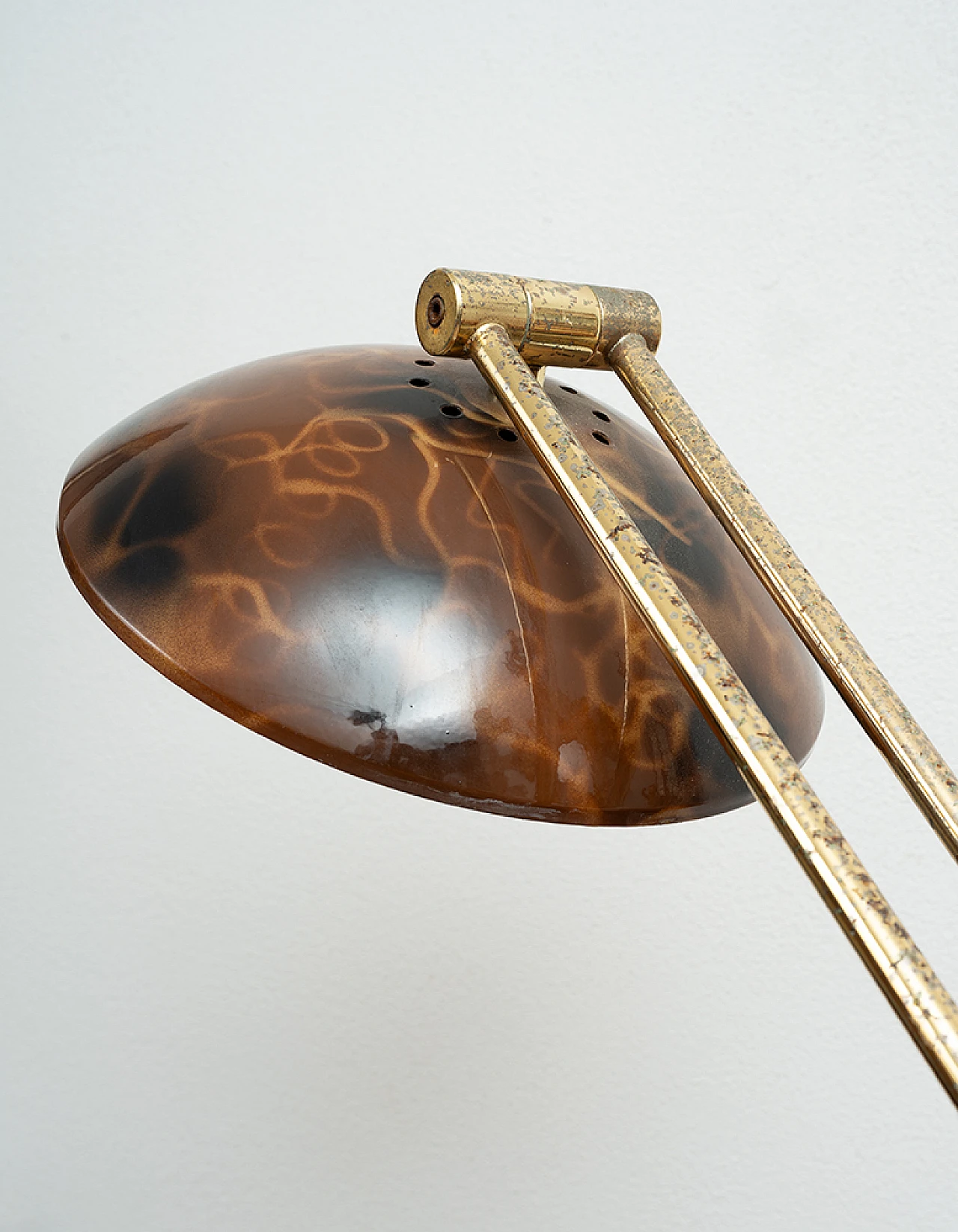 Floor lamp in brass and celluloid 2