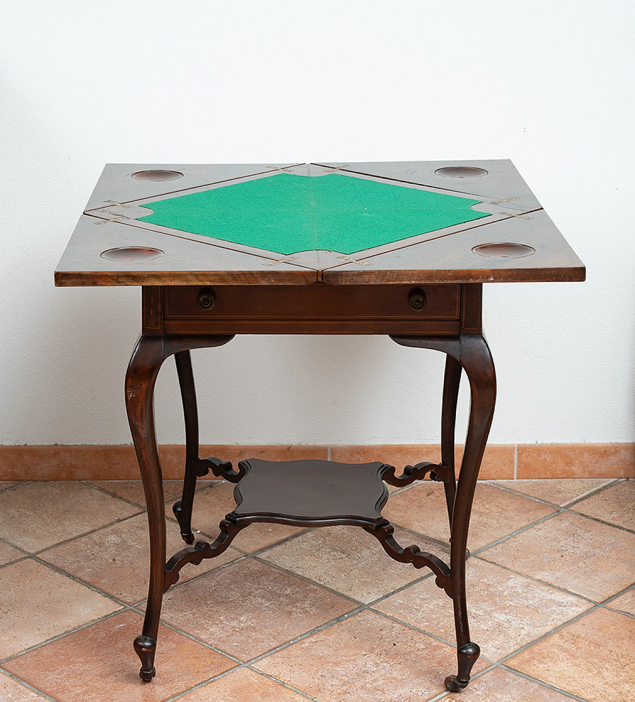 Handkerchief game table in mahogany with maple inlays, 19th century 4