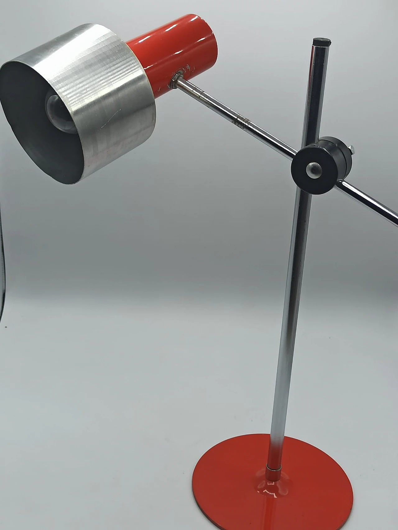 Adjustable table lamp in red metal & aluminum by Stilnovo, 1960s 3