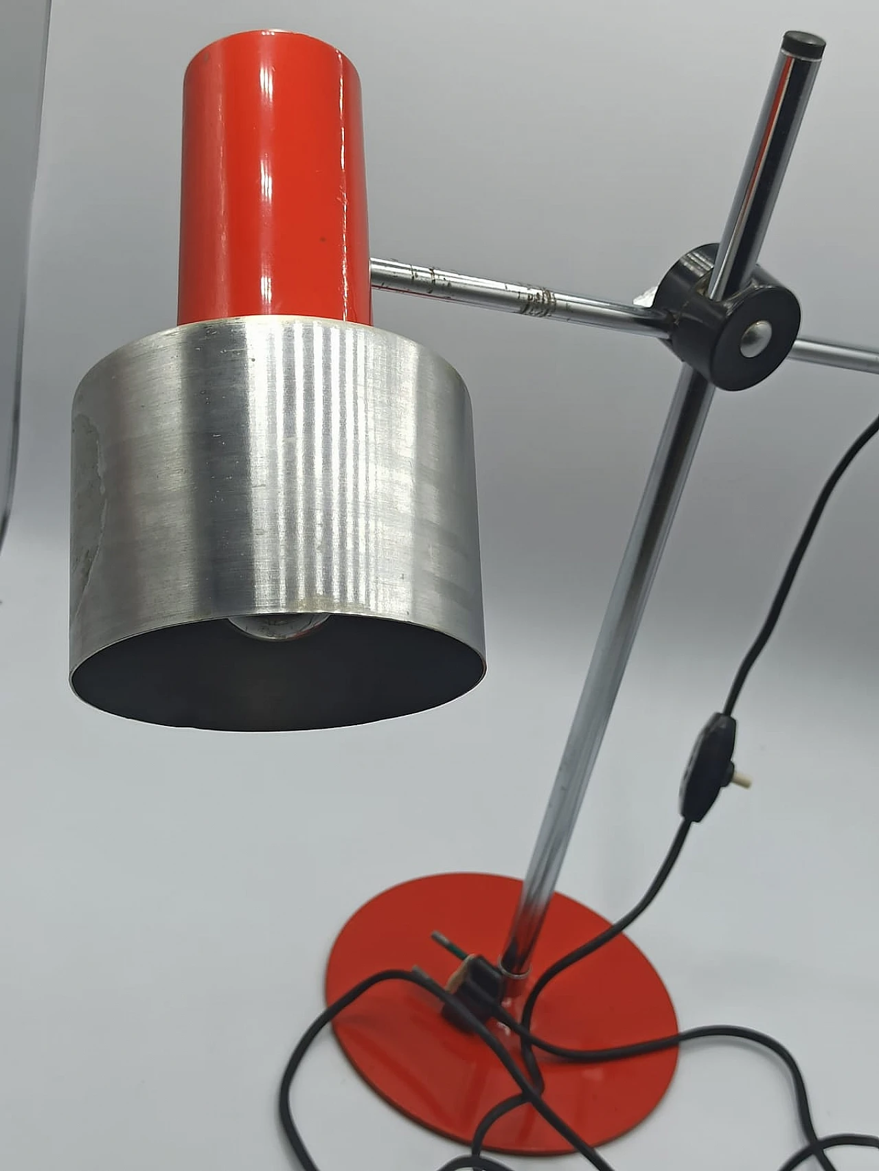 Adjustable table lamp in red metal & aluminum by Stilnovo, 1960s 6